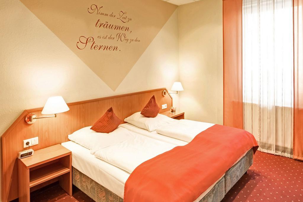 Hotel Restaurant Zum Werdersee Bremen Exterior photo