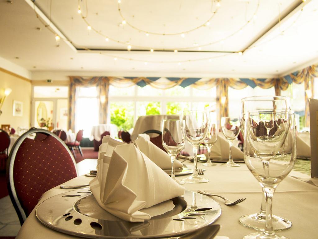 Hotel Restaurant Zum Werdersee Bremen Exterior photo